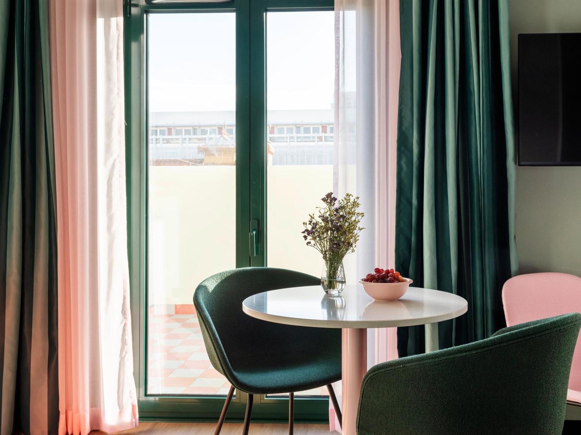 Numa Anjos Aparthotel 4*
