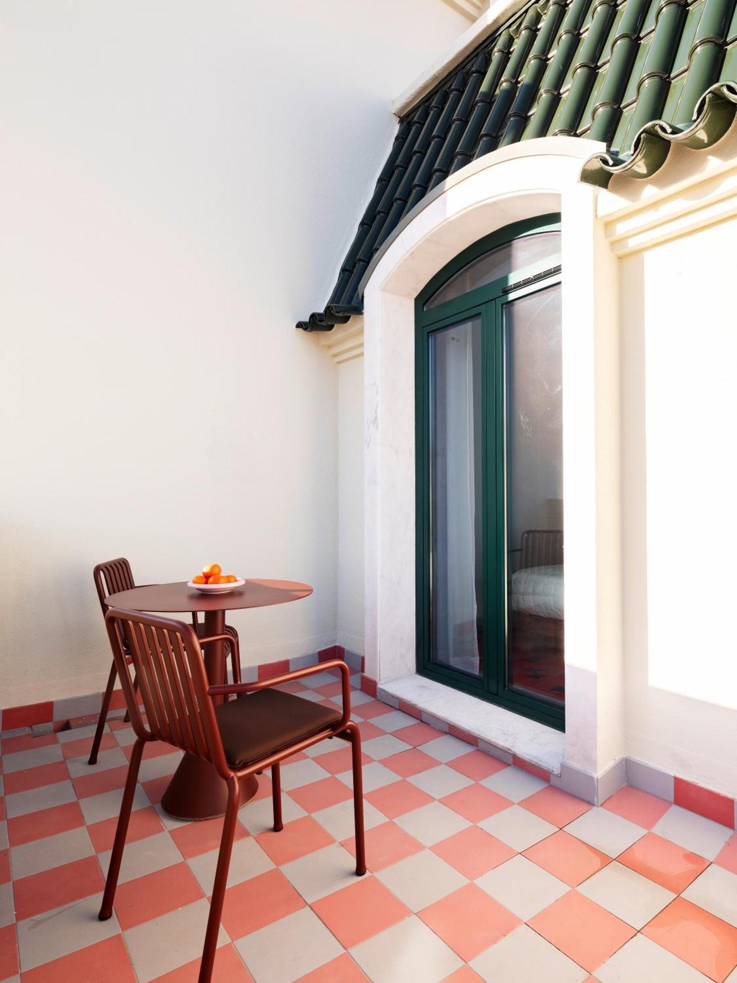 Numa Anjos Aparthotel 4*